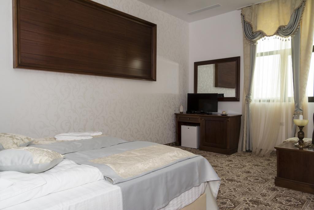 Pik Elegance Ξενοδοχείο Πλοέστι Δωμάτιο φωτογραφία