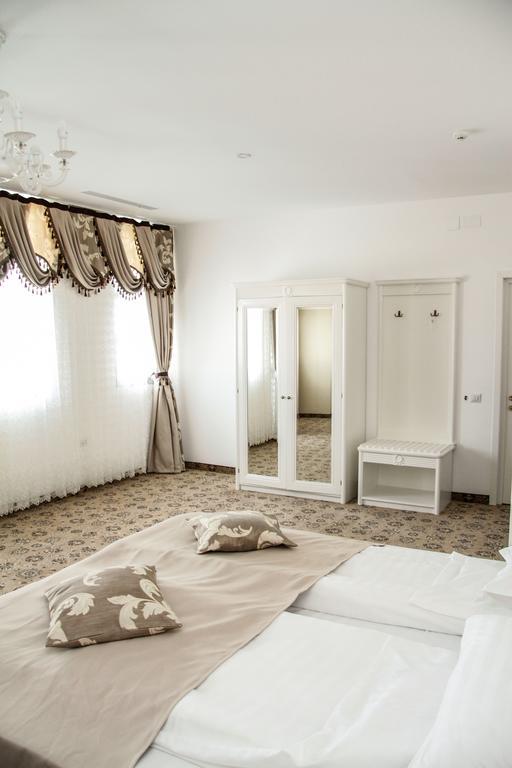 Pik Elegance Ξενοδοχείο Πλοέστι Δωμάτιο φωτογραφία